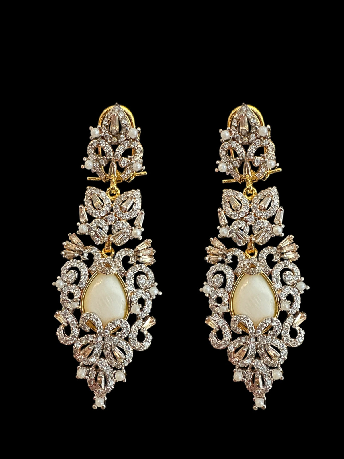 DNS158  Cz necklace with earrings in mother of pearl , gold plated ( READY TO SHIP )