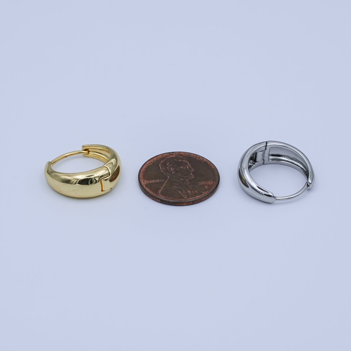 24K Gold Filled 18mm Minimalist Huggie Hoop Earrings in Gold & Silver | T021 T026