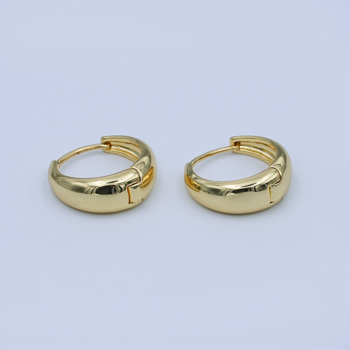 24K Gold Filled 18mm Minimalist Huggie Hoop Earrings in Gold & Silver | T021 T026