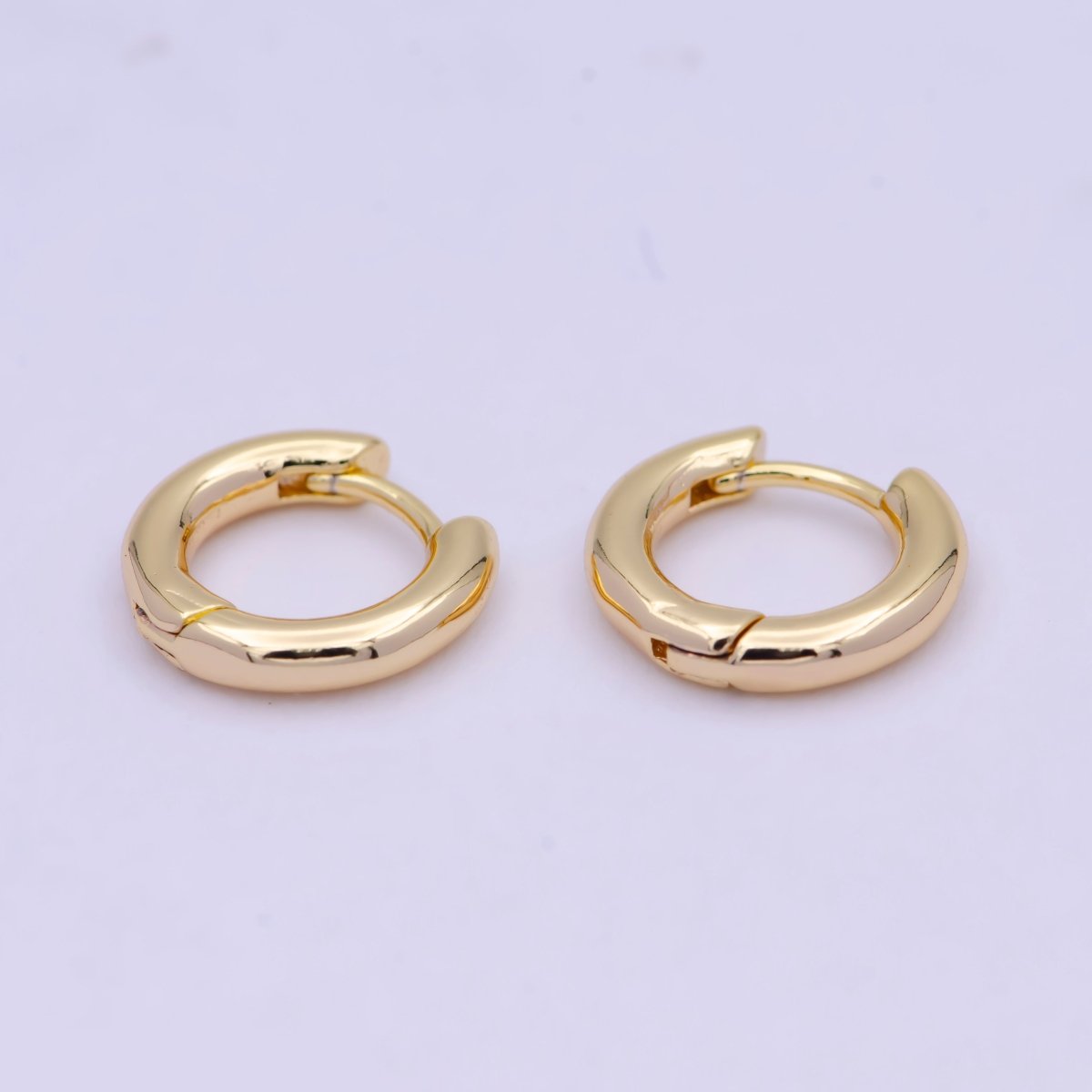 24K Gold Filled Minimalist 11mm Huggie Hoop Earrings | T-141