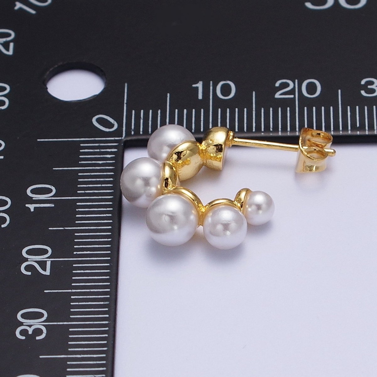 24K Gold Filled Round Pearl Lined C-Shaped 18mm Stud Earrings | AD-203