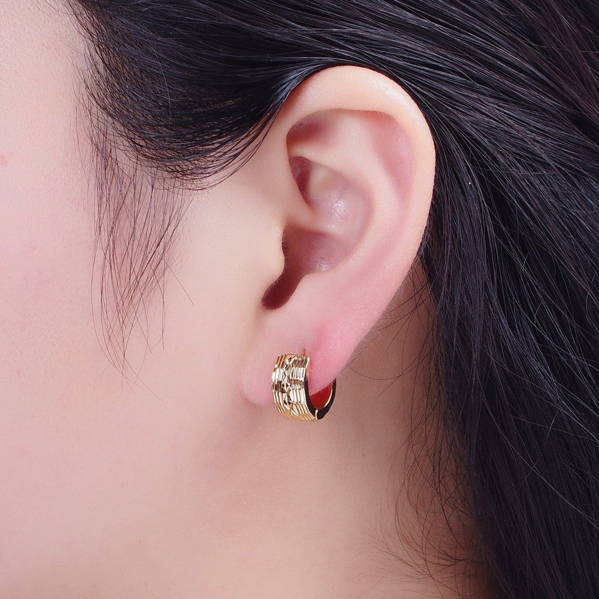24K Gold Filled Textured Carved Lines Wide Huggie Hoop Earrings T-184
