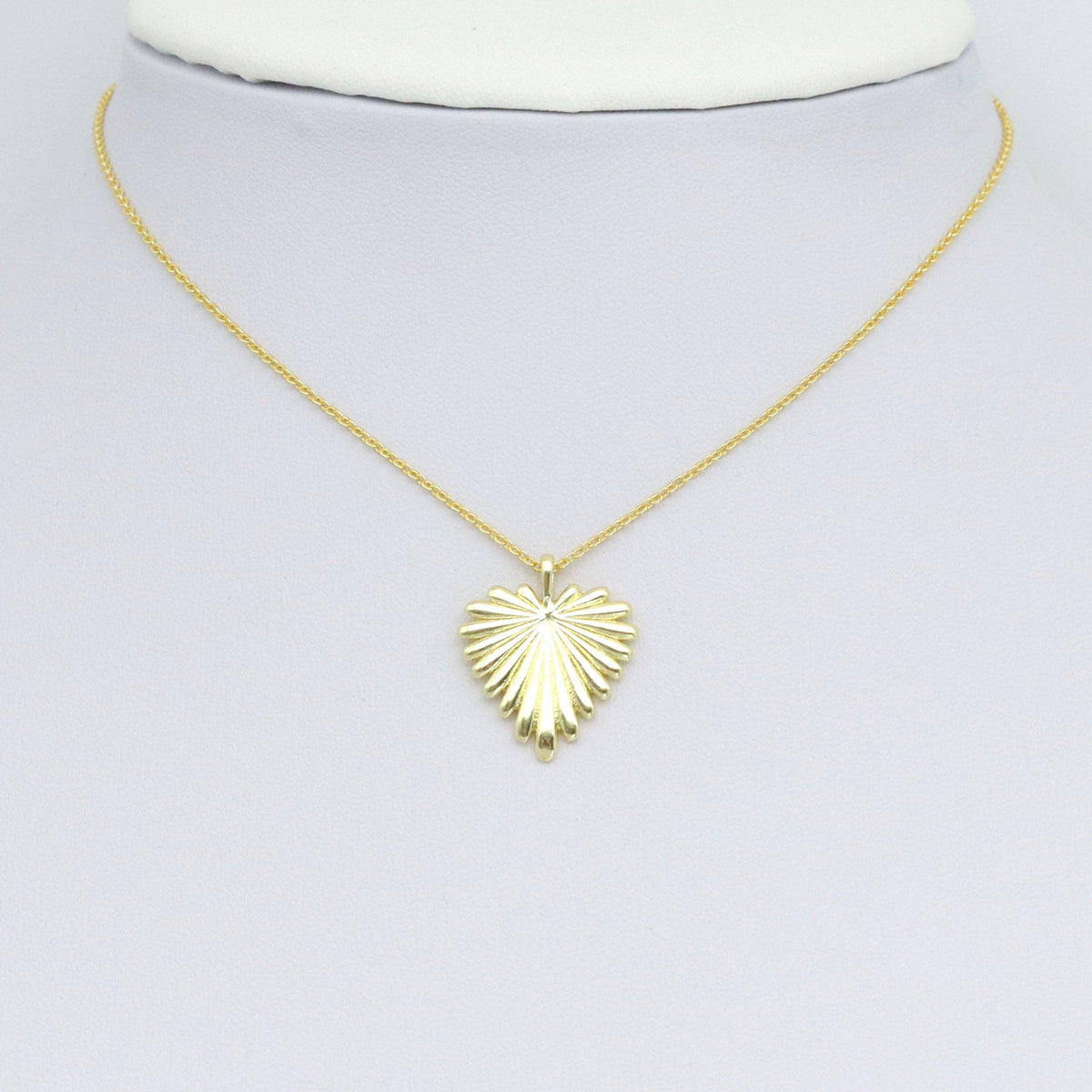 Radial Gold Heart Leaf Shape Charm Pendant, Sku#lx756