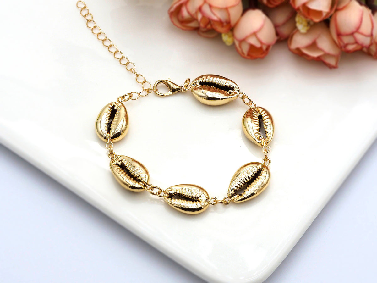 Gold Cowrie Shell bracelet, V40