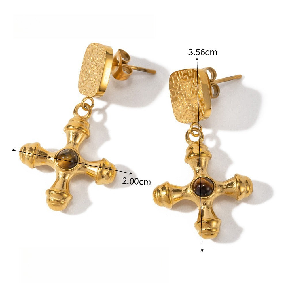 Light luxury and sophisticated titanium steel earrings for autumn and winter.