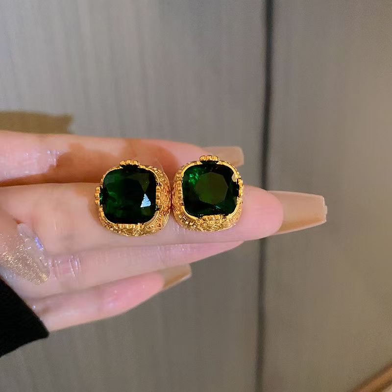 Silver Post Emerald Stud Earrings, Light Luxury Niche Unique Design, 2026 Hot Elegant Ear Jewelry