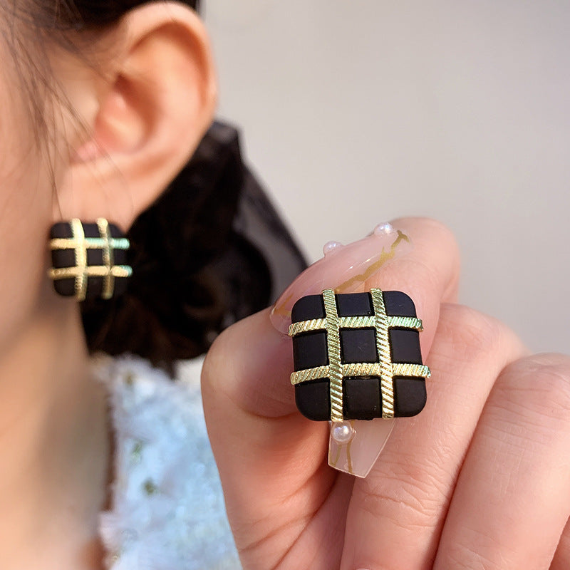 Simple Dainty Gold Heart Stud Earrings For Women Wear Through Sleep Everyday