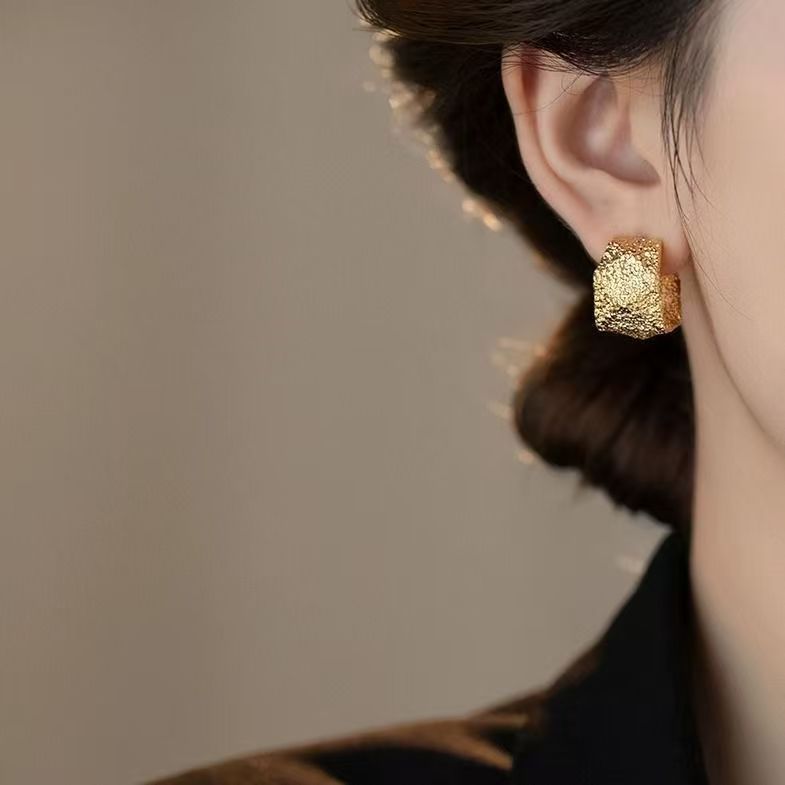 Bold Unique C-shaped Earrings, New Chinese Retro Style, Elegant Lady Hot Sell Studs