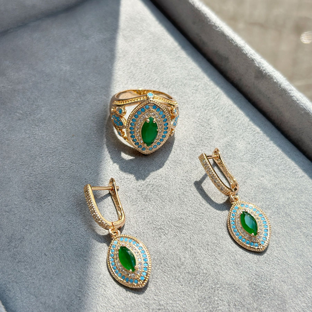 Emerald-Zircon Vintage Earrings And Ring Jewelry Set