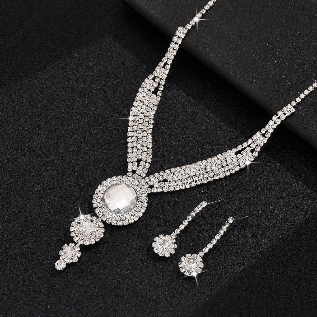Oem And Dropshipping Cross-Border Hot-Selling Retro Claw Chain Round Clavicle Chain Necklace Earrings Holiday Photography Jewelry Set