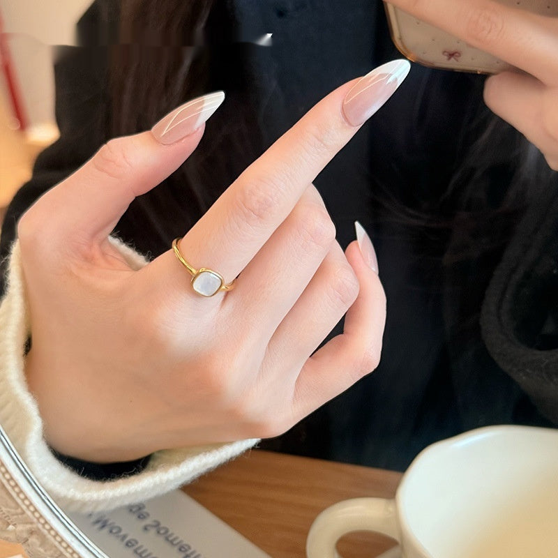 French-style Vintage Natural White Mother-of-Pearl Ring For Women
