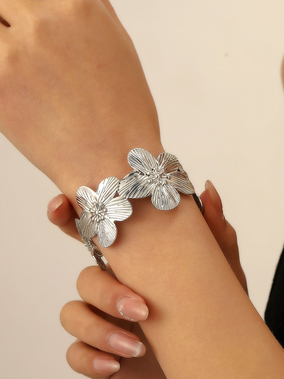 European And American Cross-Border Jewelry Pleated Texture Design Flower Earrings Necklace Bracelet Anklet Ring Bracelet Set For Women