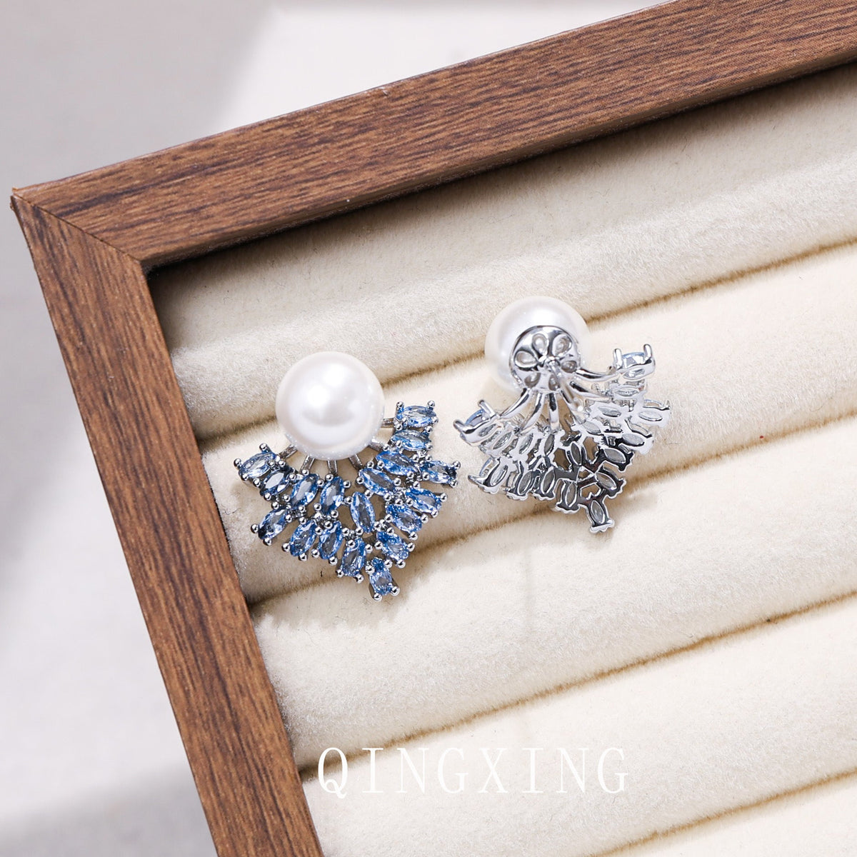 Womens Maple Leaf Pearl Inlaid Stud Earrings,Rhinestone Decorated Costume Earrings For Banquet Party Wear