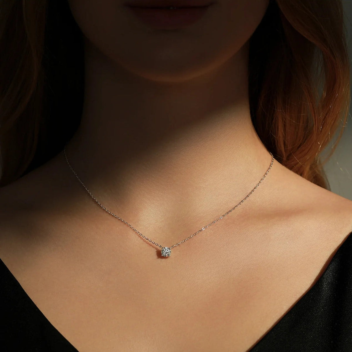 Geometric D-Color VVS1 Moissanite Pendant Necklace in Sterling Silver – Delicate Clavicle Chain for Everyday Elegance