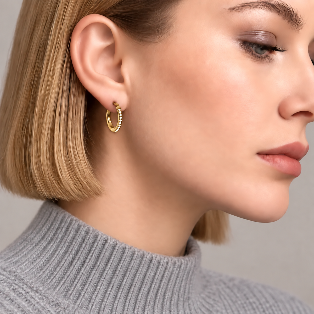 ER310G B.Tiff Gold Pavé 28-Stone Classic Small Hoop Earrings
