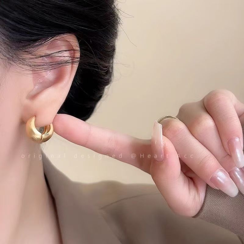 Women's Pure Silver Post Earrings With Traditional Brushed Craft, Light Luxury High-end Stud Earrings, 2026 New Bestseller, Exquisite Niche Ear Jewelry