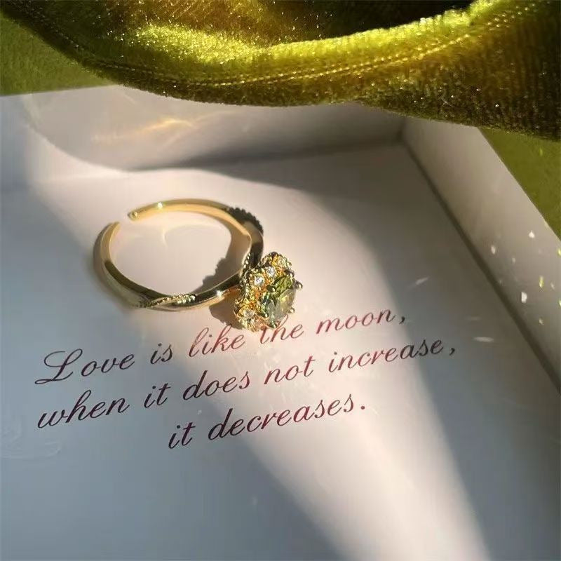 French Retro Olive Green Zircon Ring For Women, Elegant Light Luxury, Niche Exquisite High-End Open Ring