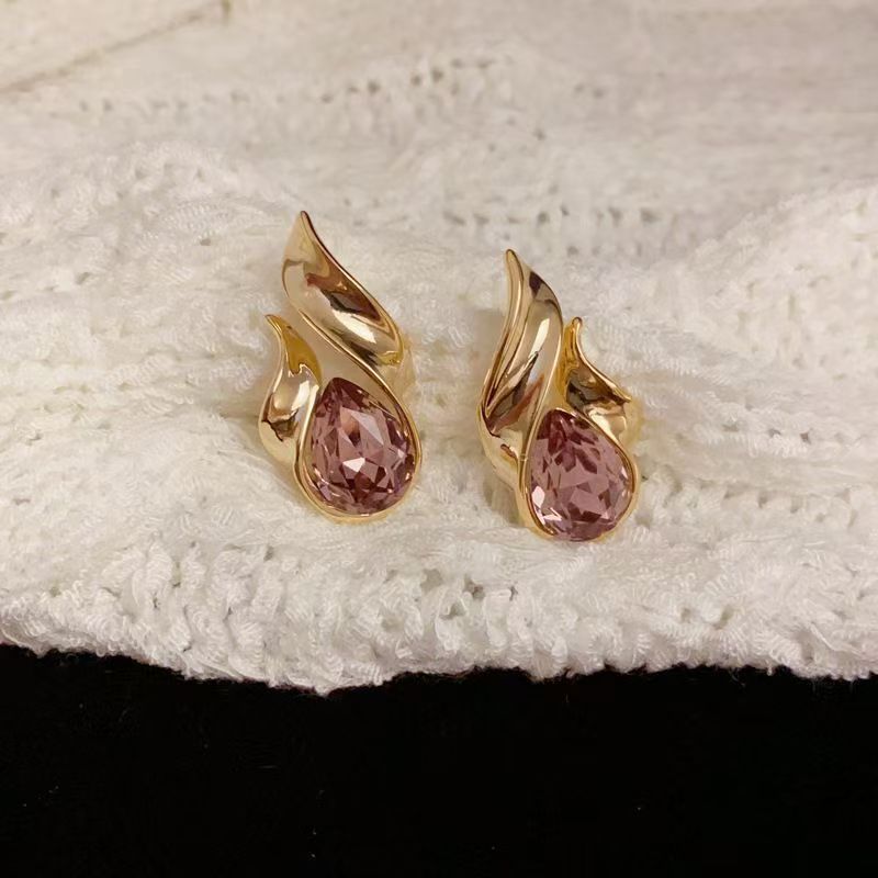 2026 Metal Teardrop Stud Earrings, European Retro Light Luxury Jewelry