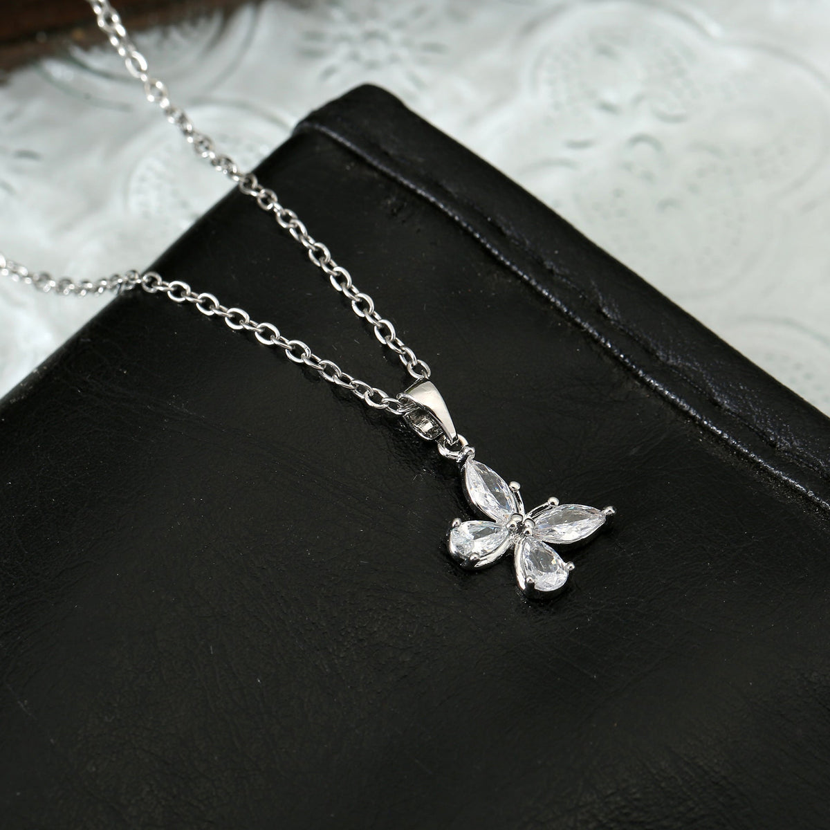 Niche Design Light Luxury Collarbone Chain For Women