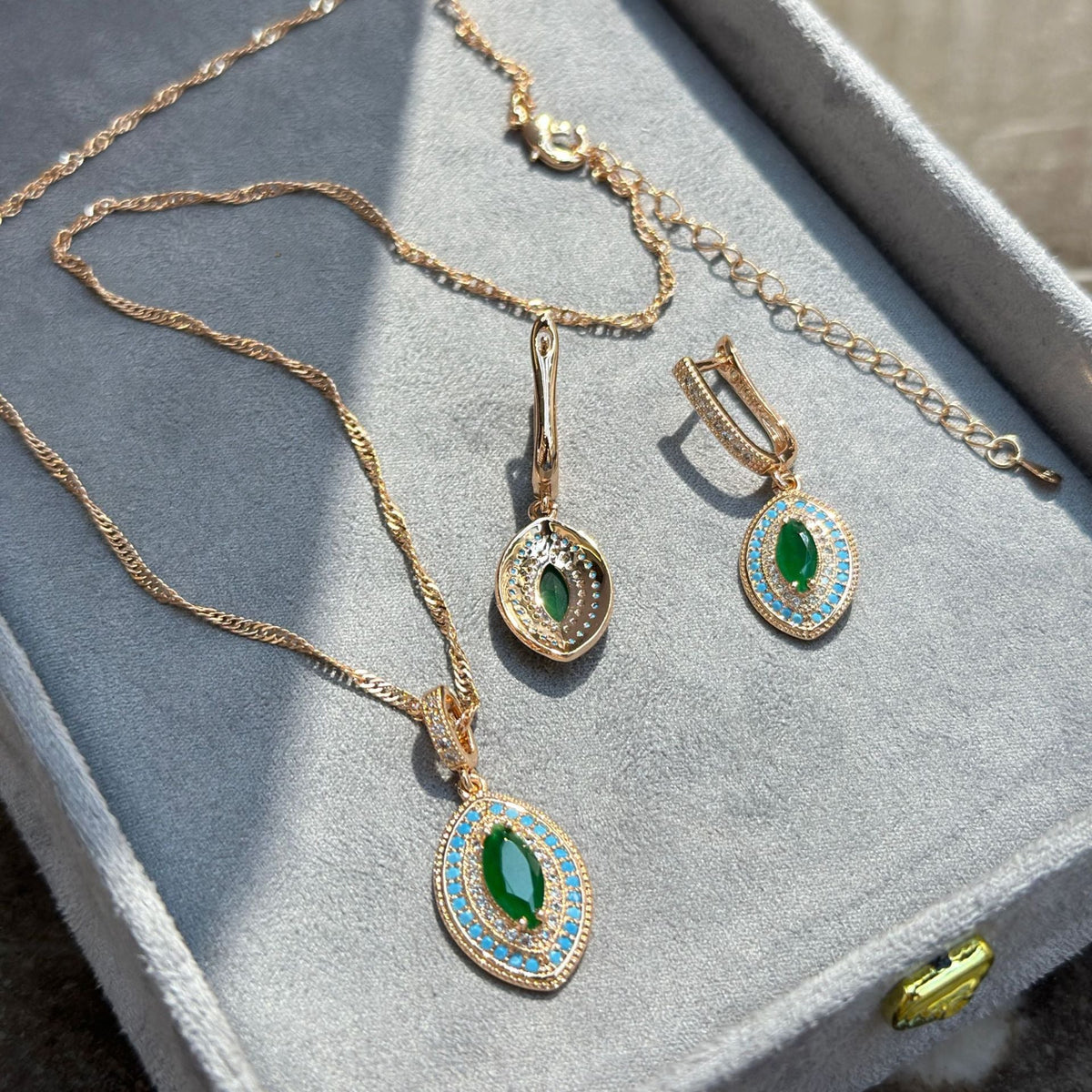 Emerald-Zircon Vintage Earrings And Ring Jewelry Set