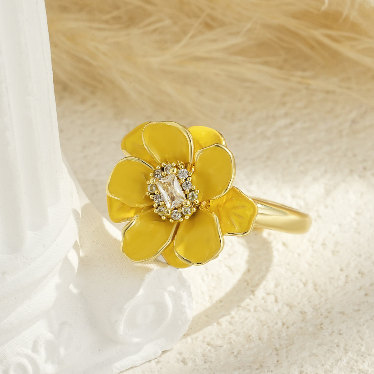 Rotatable Flower-shaped Gold-plated Ring