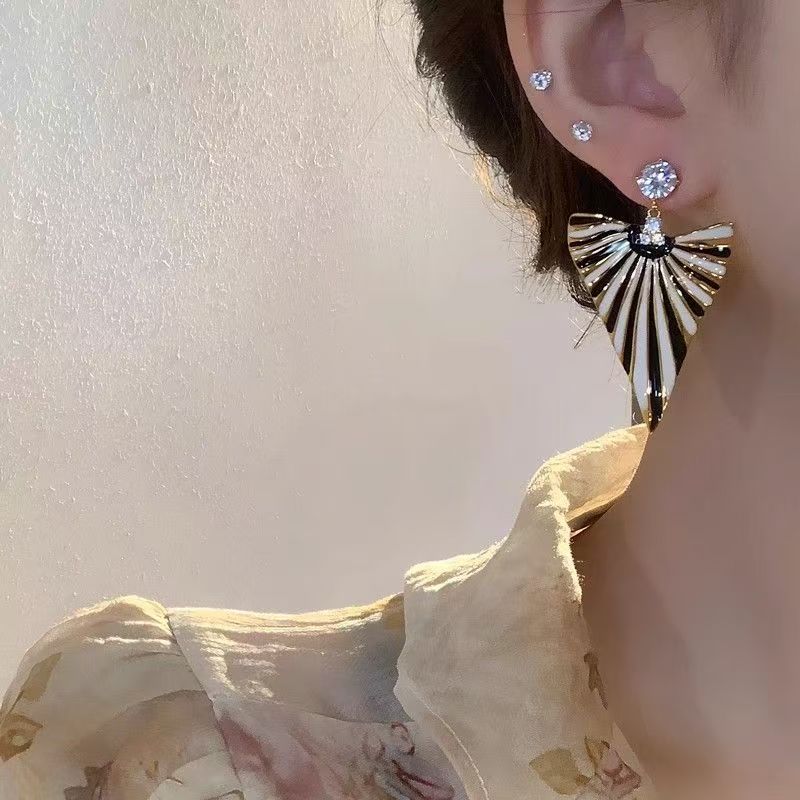 European Style Contrast Color Earrings, Luxurious Goddess Look, Niche Retro High-end Accessories