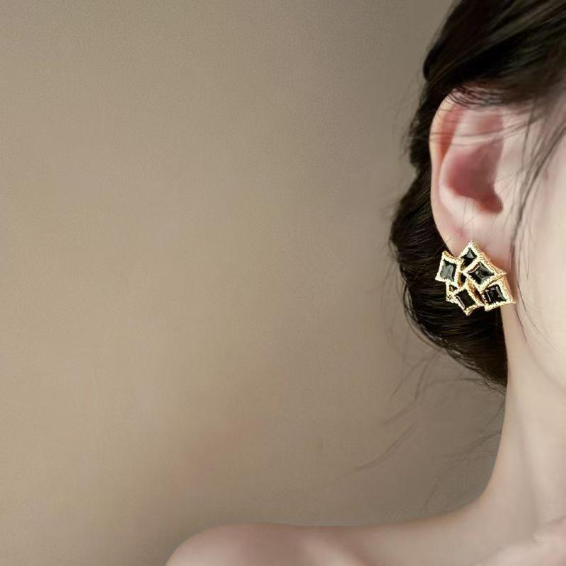 French Retro Square Earrings, Metal Enamel 3D Art Design, Light Luxury Niche Studs