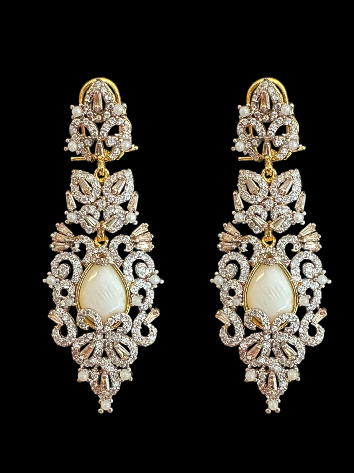 DNS158  Cz necklace with earrings in mother of pearl , gold plated ( READY TO SHIP )