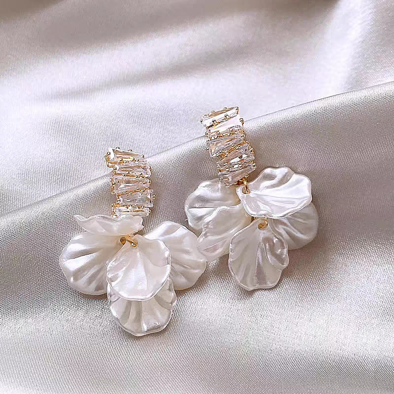 Fashion Bell Golden Ear Buckle Female