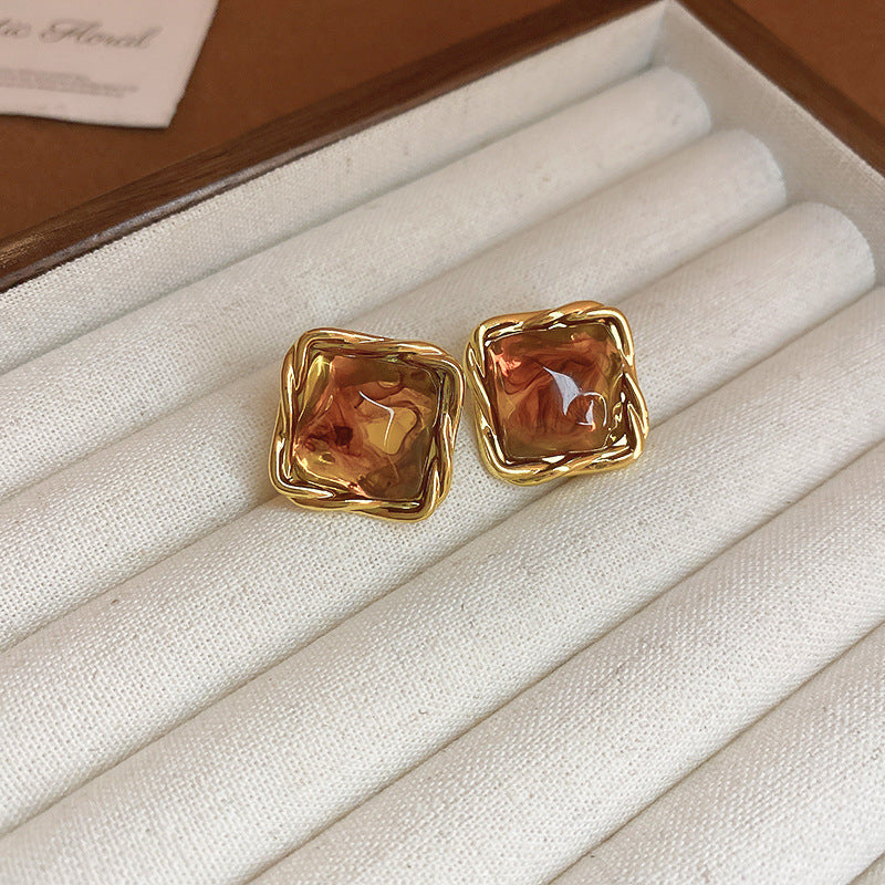 Maillard Style High-End Silver Needle Geometric Irregular Resin Heart Earrings, Elegant Light Luxury Studs, Fashion Women's Ear Jewelry