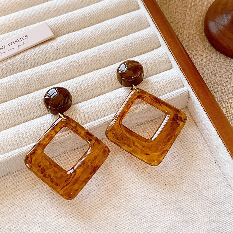 Maillard Style Amber Resin Stud Earrings, Irregular Square Gold Border Button Earrings, Vintage Lightweight Fashion Earrings For Women Daily Party Gift