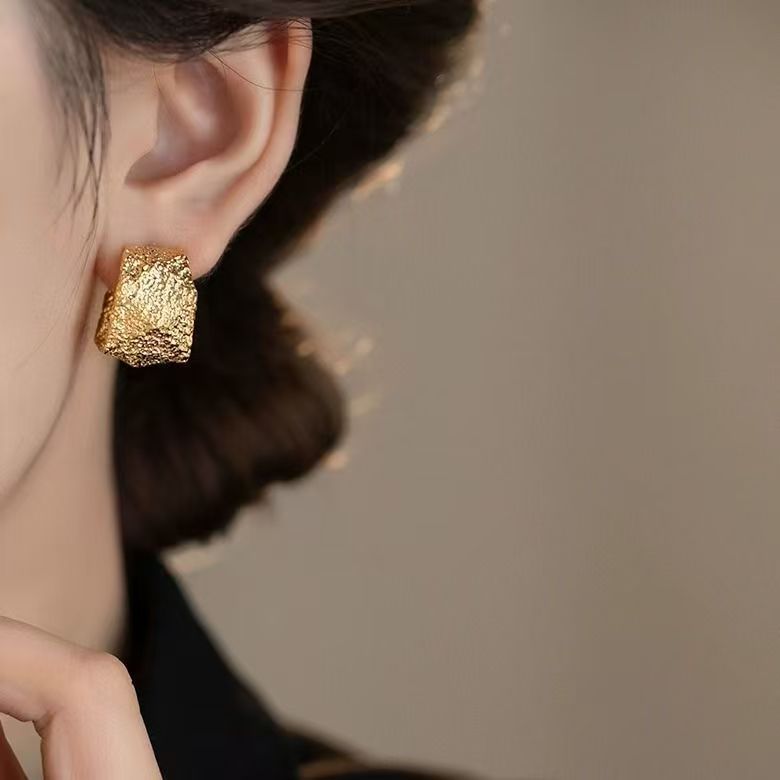 Bold Unique C-shaped Earrings, New Chinese Retro Style, Elegant Lady Hot Sell Studs