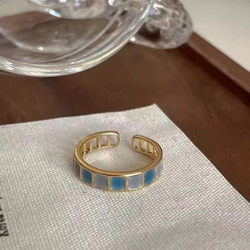 Elegant Fashion-forward Ring Design For Women
