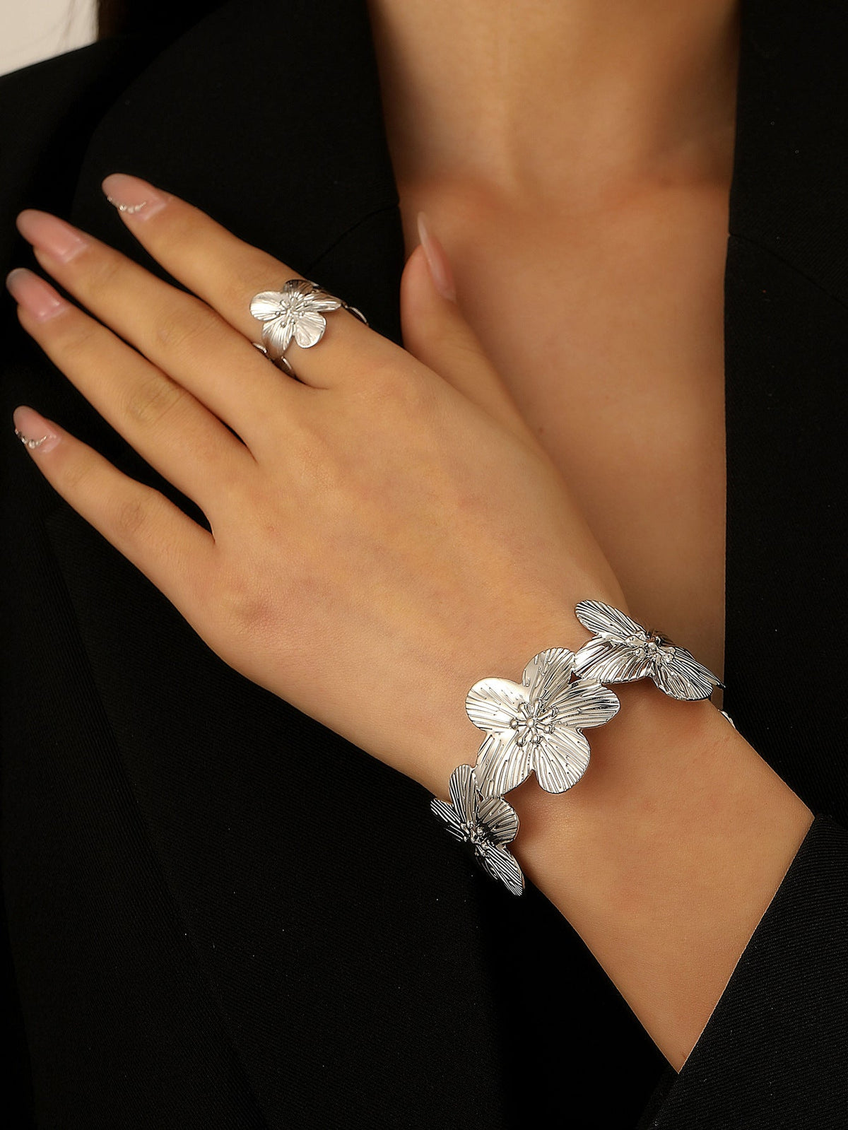 European And American Cross-Border Jewelry Pleated Texture Design Flower Earrings Necklace Bracelet Anklet Ring Bracelet Set For Women