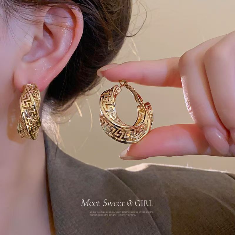 Silver Needle Twisted Hollow Hoop Earrings, European American Style, Unique Niche High-end Ear Jewelry For Women
