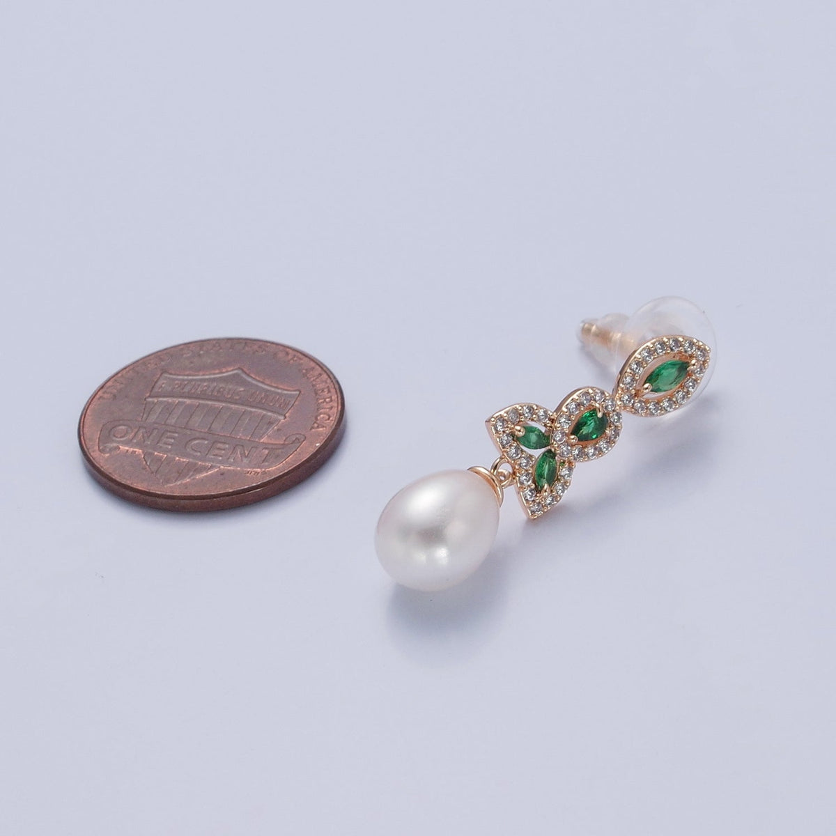 Dangle White Pearl Stud Earring with Gold Green Pave Flower for Wedding Jewelry T-532