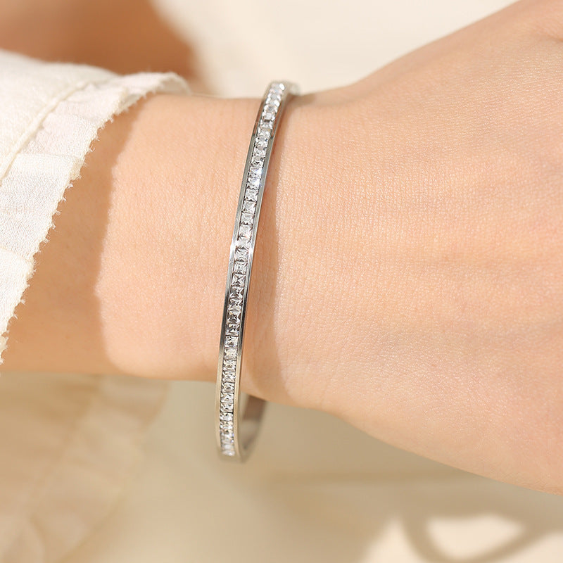 High-grade Gold Titanium Steel Female Couple Simple Light Bracelets