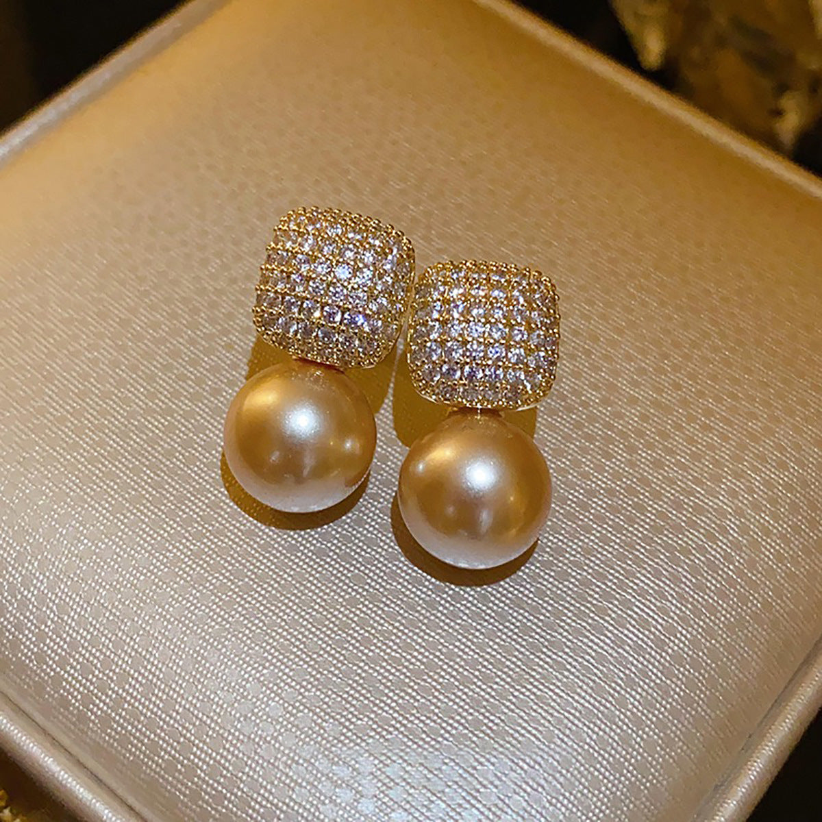 Square Inlaid Zircon Champagne Pearl Lady Temperamental High-grade Rings