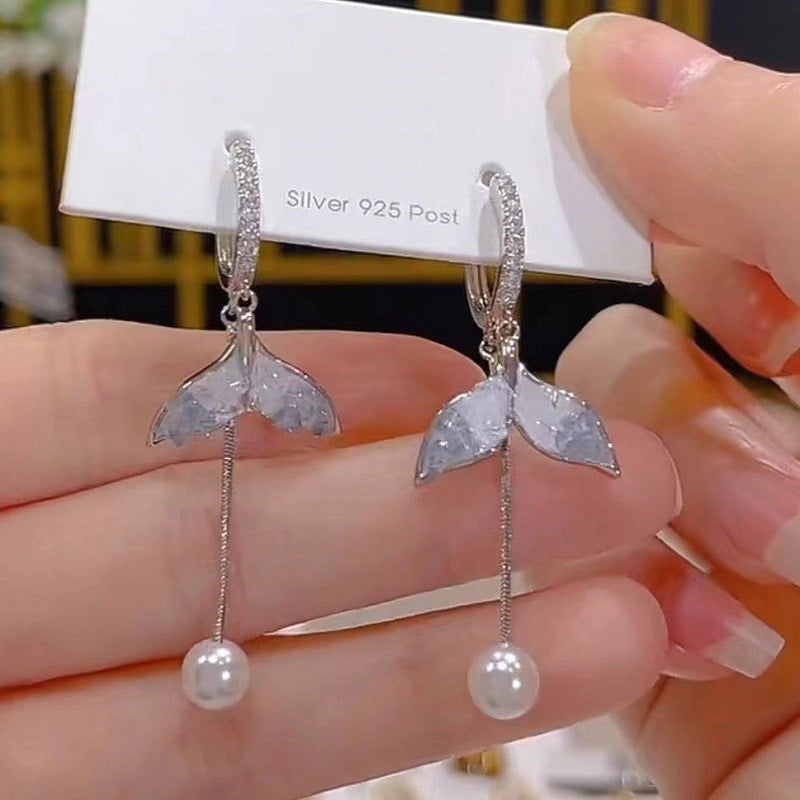 Women's Crystal Butterfly Elegant High-grade Sier Needle Light Luxury Earrings