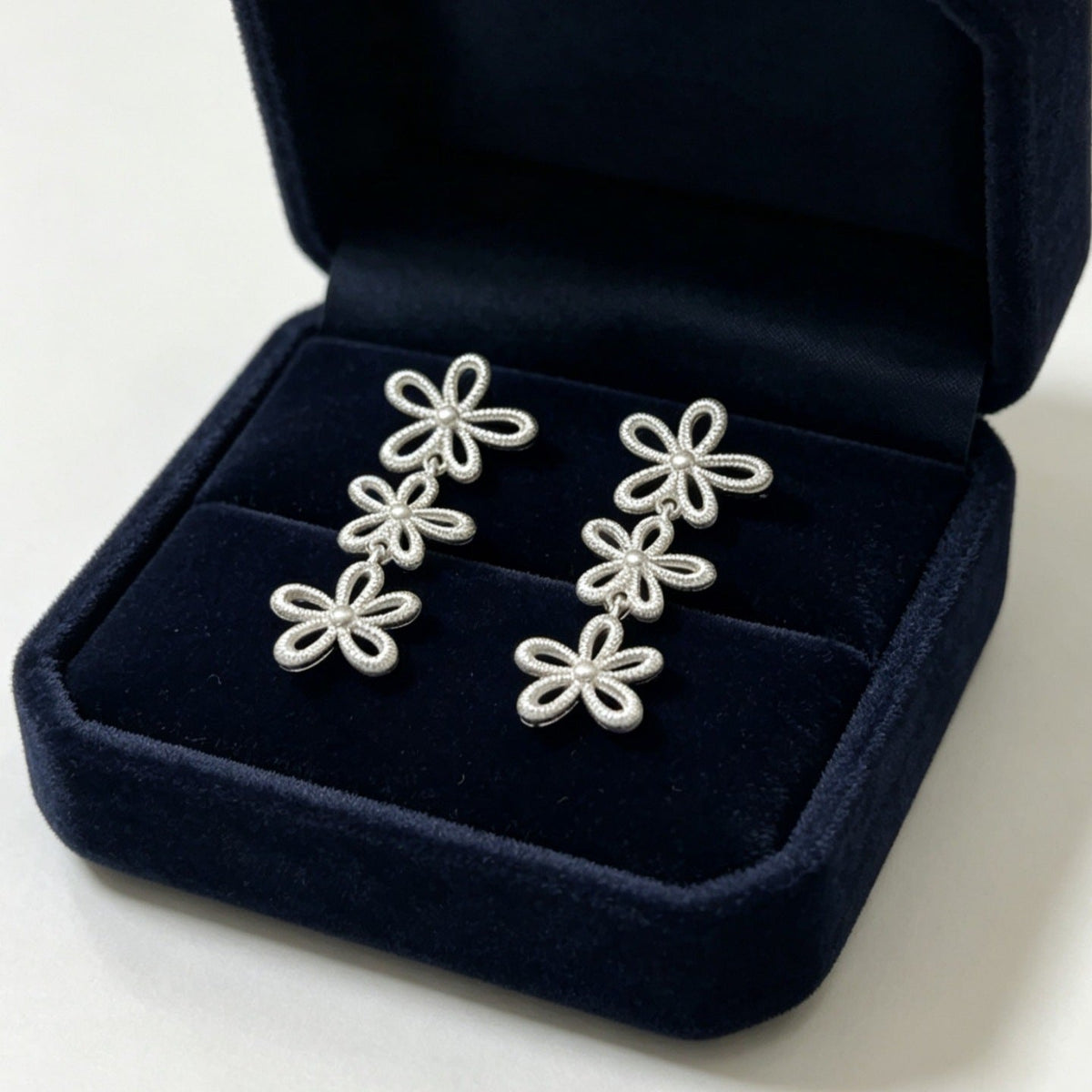 Flower Hollow Tassel Female High-grade Sweet Graceful Fashionable Petal Ear Earrings