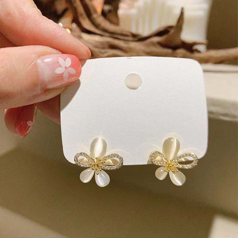 Women's Luxury Camellia Design Drip Glazed Flower Fashionable High-grade Earrings