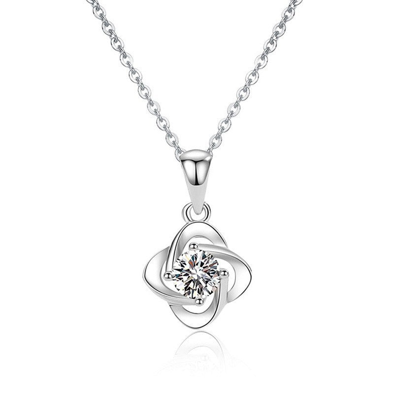Clover Female Special Interest Light Luxury Summer Clavicle Chain Heart Pendants