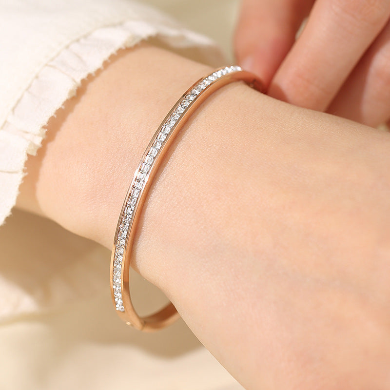High-grade Gold Titanium Steel Female Couple Simple Light Bracelets