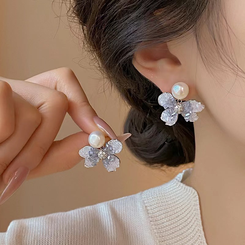 Women's Crystal Flowers Fashion Design Light Luxury French Earrings