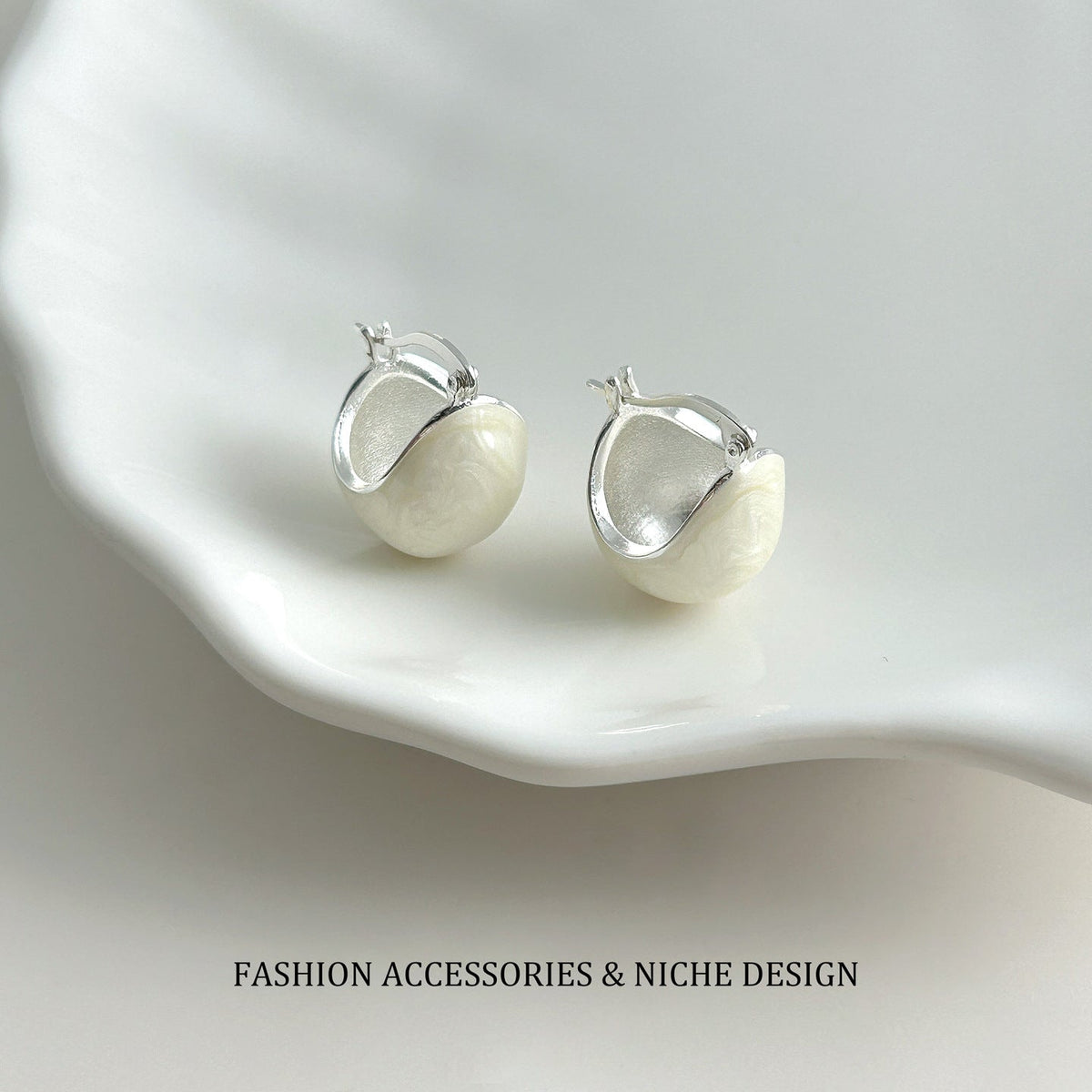 Semicircle Drop Oil Blue Dopamine Ear Clip Earrings