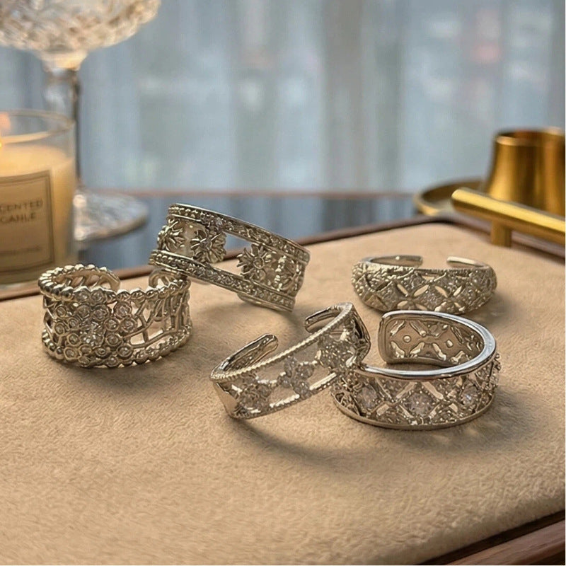 Women's Mild Luxury Retro Delicate Diamond Clover Flower-de-luce Open Niche Twin Rings