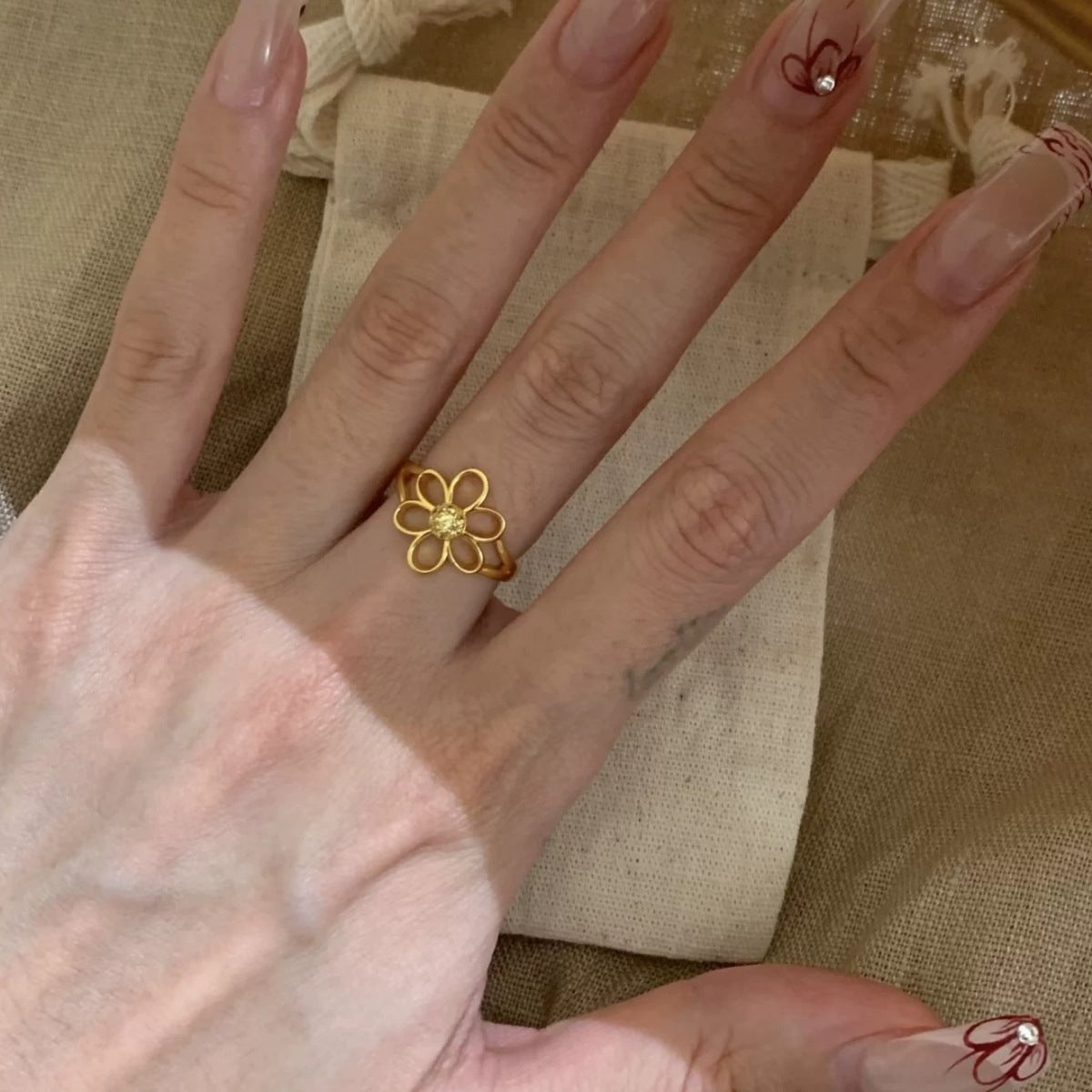 Exquisite Hollow Flower Female Style Sweet Personality Fashion Open Index Ring