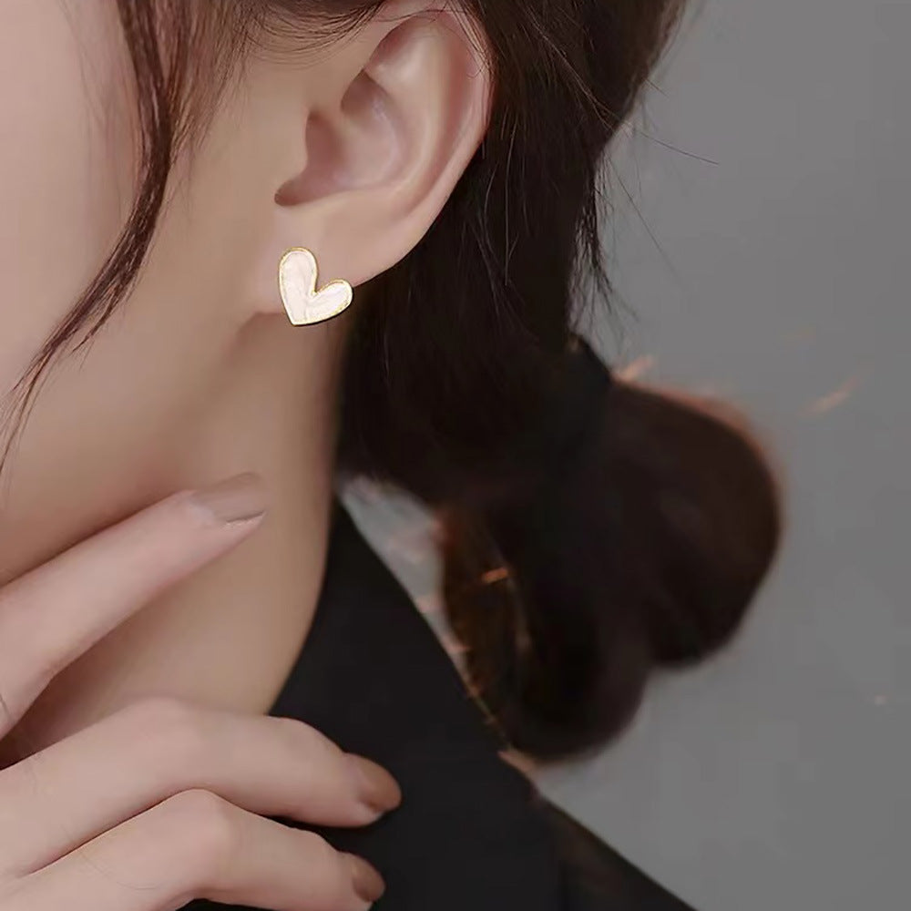 Women's Fashion Love Heart Light Luxury Sweet Everyday Joker Pearl White Earrings