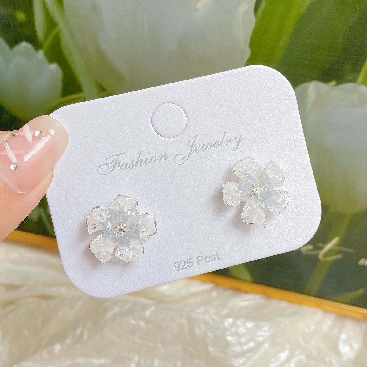 Women's Gradient Crystal Bow Sier Needle Light Luxury Pearl Butterfly Earrings