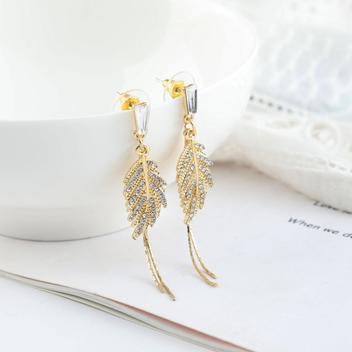 Sier Needle Elegant Golden Leaf Tassel Stud Earrings